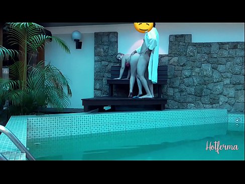 ❤️ Bulla ancillam ad piscinam invitat, sed fervido resistere non potuit Just porn at la.pornma-com.ru